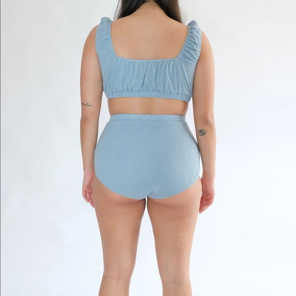 Oh Seven Days Ruby Set in Alaska Blue - Picture 3 of 3